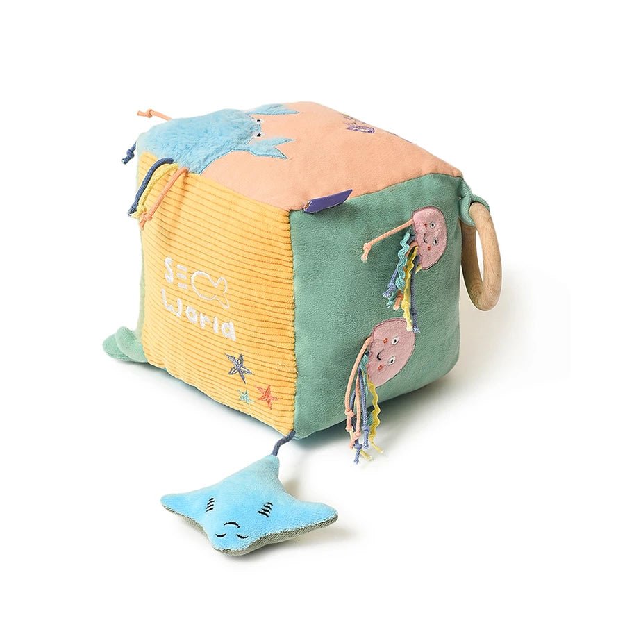 Activity top cube toy